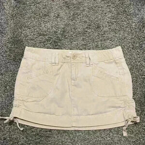 L.E.I. Khaki colored skirt